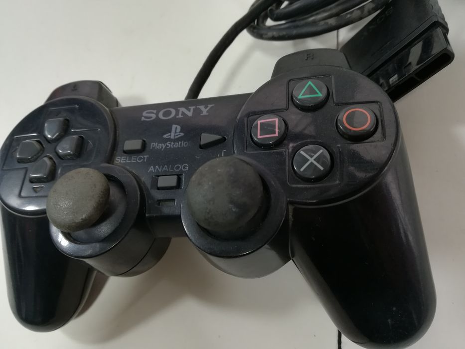 Ігрова приставка PlayStation 2 джойстик.