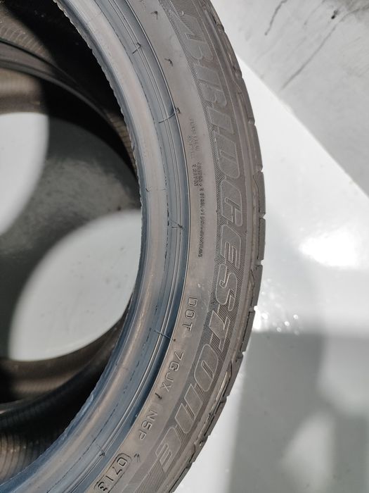 2 pneus semi novos 245-40R18 Bridgestone Potenza - Oferta dos Portes