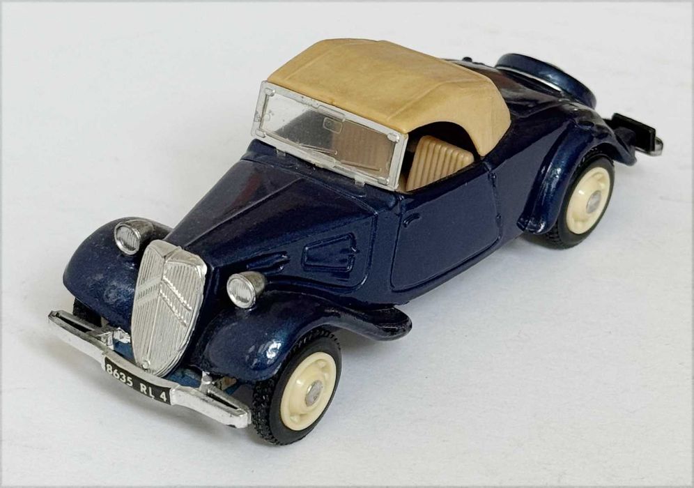 Eligor_CITROEN Traction AV Cabriolet Capote 1938 Ref. 1002 Escala 1/43. Em excelente estado geral.