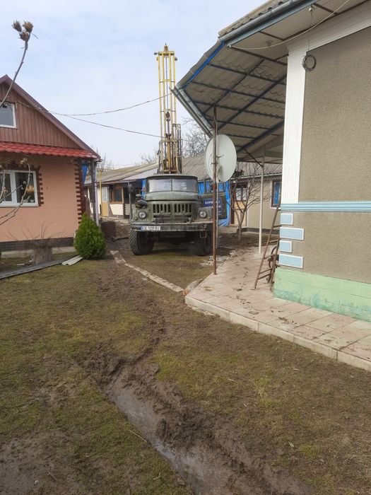 Буреня свердловин.
