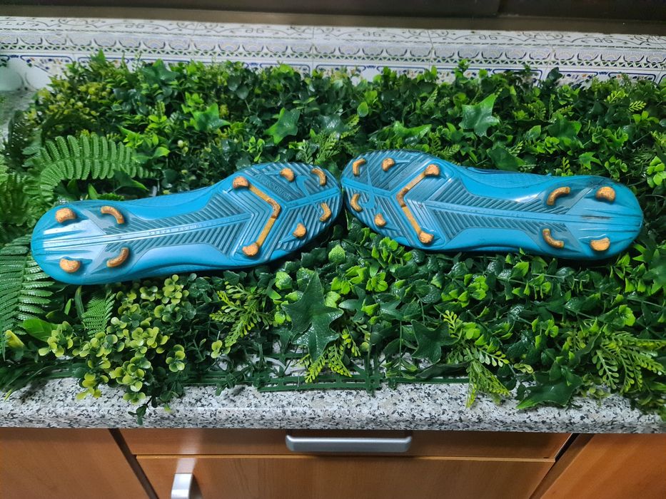 Chuteiras Nike azul bebé