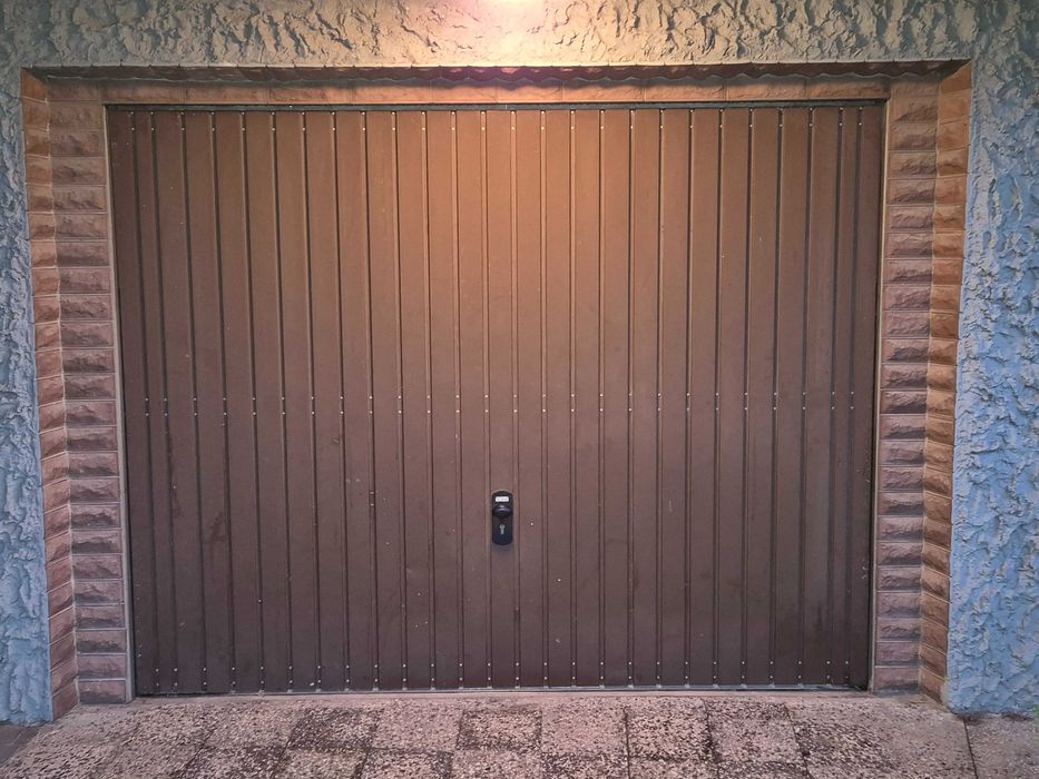 Brama uchylna ocieplana używana