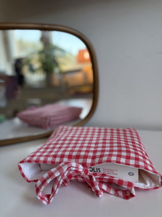 handmade case na ksiazki z kokardka w czerwona kratke