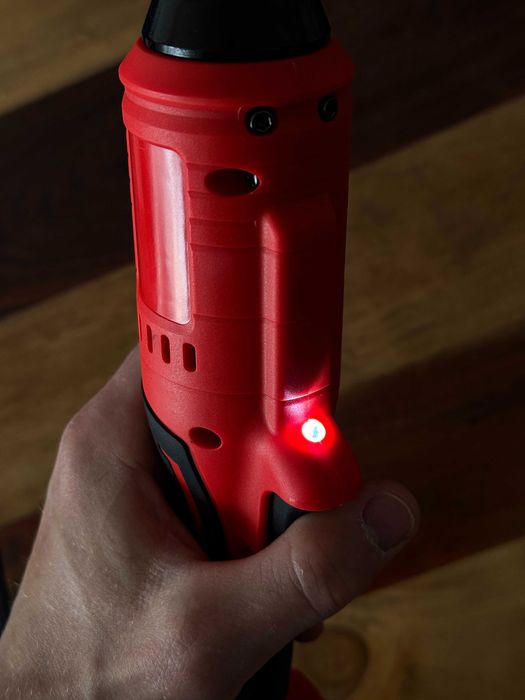 Grzechotka Na Baterie Kątowa 1/2 Pasuje Pod Aku Milwaukee M18