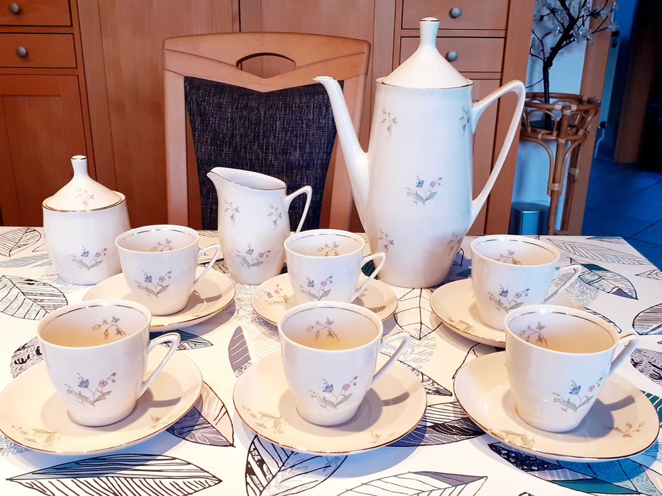 PRL śmietankowy w kwiatki stary serwis kawowy Tułowice Opole sygnowany