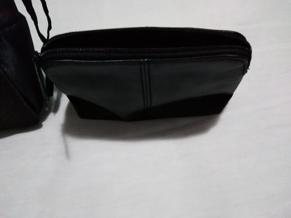 SALDOS Necéssaires / bolsas de maquilhagem diversas.