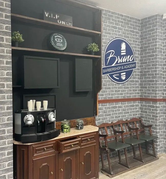 TRESPASSE BARBEARIA EM ALFRAGIDE