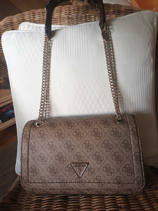 Mala Guess como nova