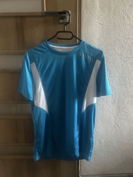 Koszulka sportowa Diadora – idealna do treningu (rozmiar M)
