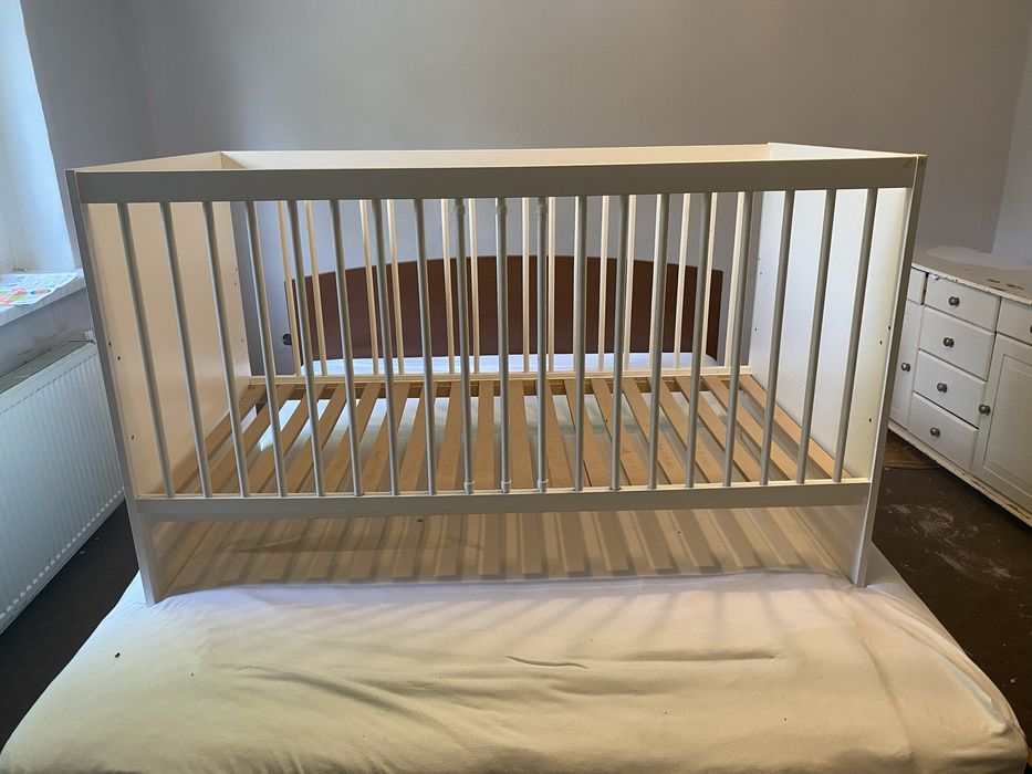 Drewniane łoóżeczko/ tapczanik