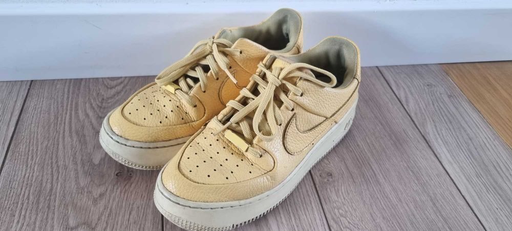 NIKE Air Force r. 39