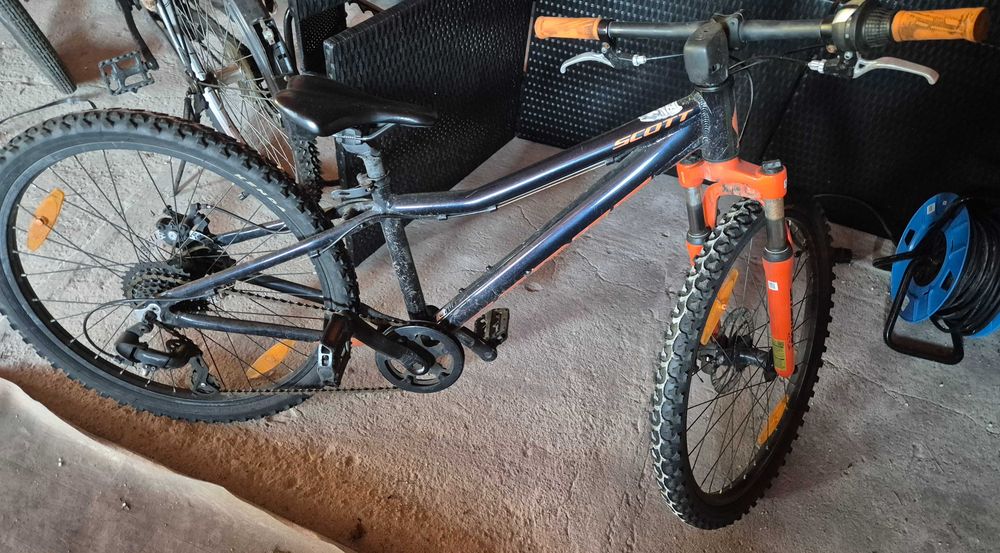 Rower trekkingowy Scott 24"