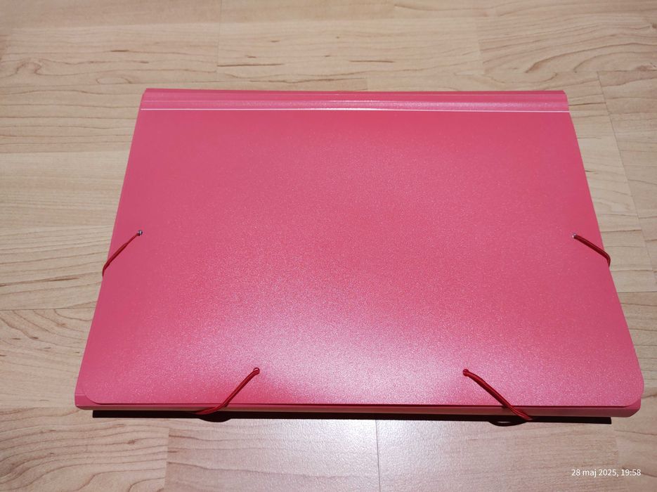 Teczka A4 z przegródkami