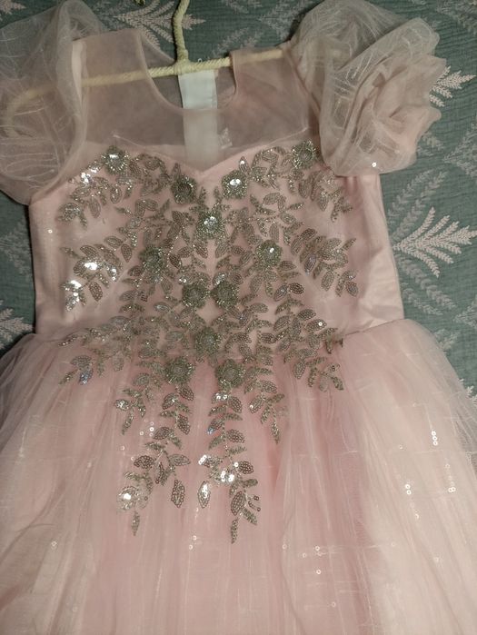 Sukienka dla dziewczynki 140