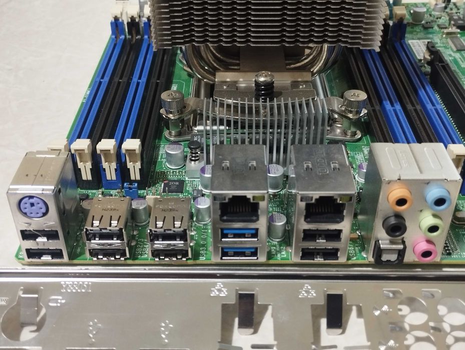Материнская плата Supermicro X9SRA + Intel Xeon E5-1650 3,2 GHz + кулер (Socket 2011) Гарантия 1 год