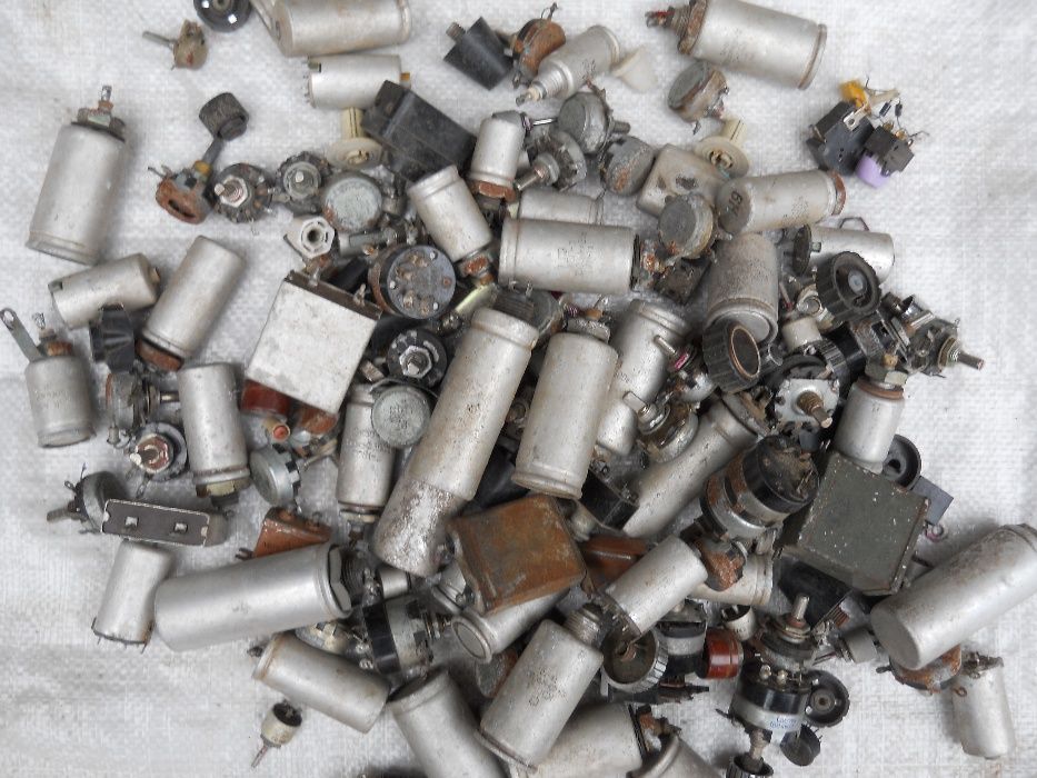 Радиодетали платы усилитель магнитолла цветомузыка вольтметр динамики