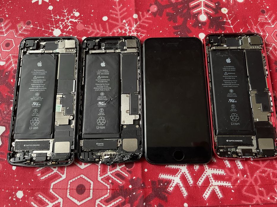 Продам iPhone SE2022 , XS, 8 заблоковані