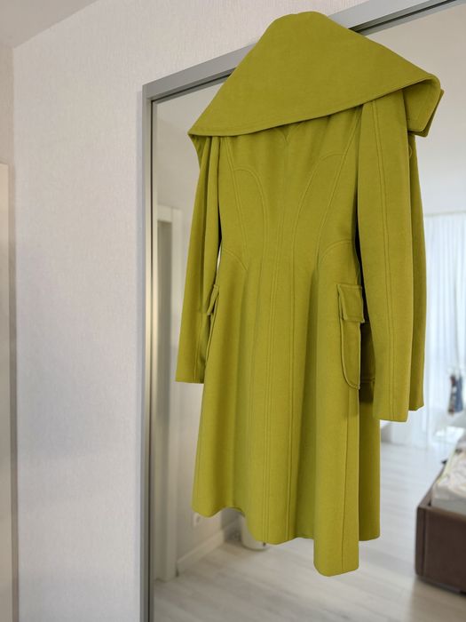 Жіноче пальто Versace, оригінал