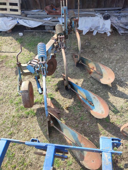 Pługi Fiskars 3 skibowe