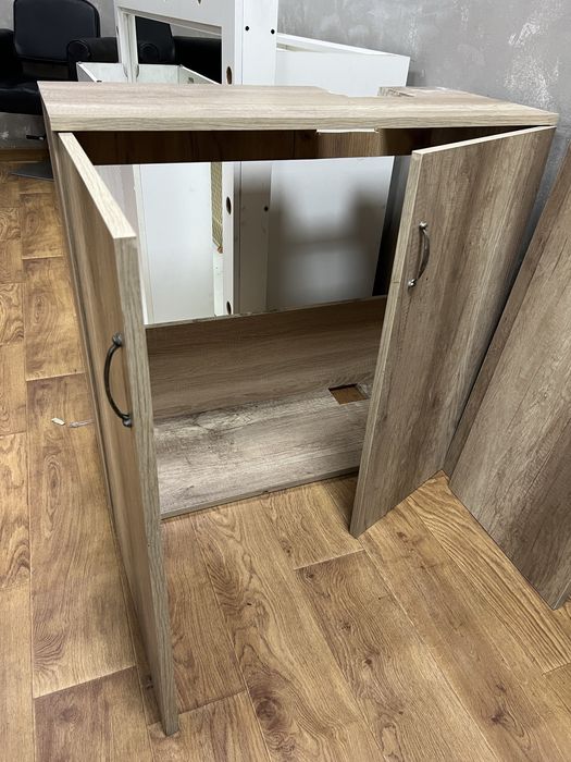 Колорбар (тумба з умивальником) + дві настінних полички