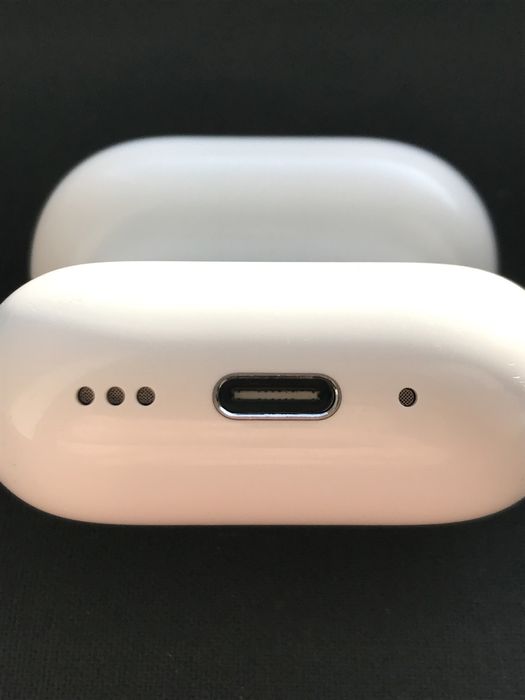 Кейс Airpods 4 ANC original Б/У: 2 082 грн. - Аксессуары для