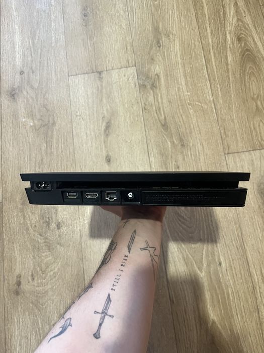 PlayStation 4 Slim