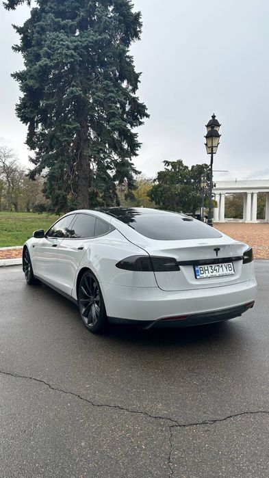 Tesla Model S 2013 p85+