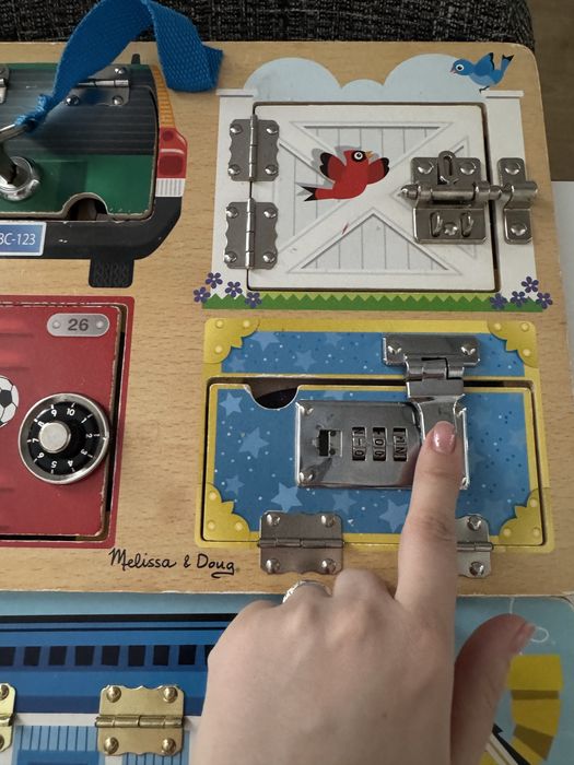 Дві розвивальні дошки із замочками Melissa & Doug