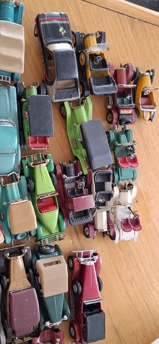 Vendo lote 50 carrinhos antigos ingleses alguns raros