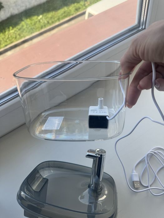 Автоматична поїлка фонтан на USB, нова