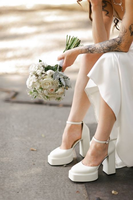 Туфлі Ankle strap шкіряні молочні Estro