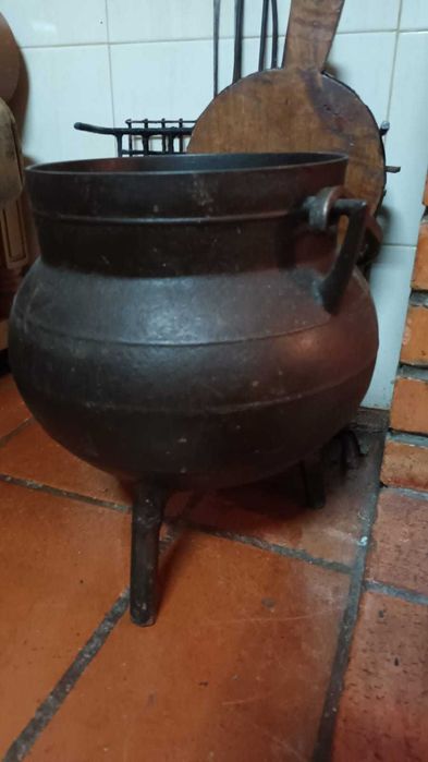 Panela de ferro de lareira