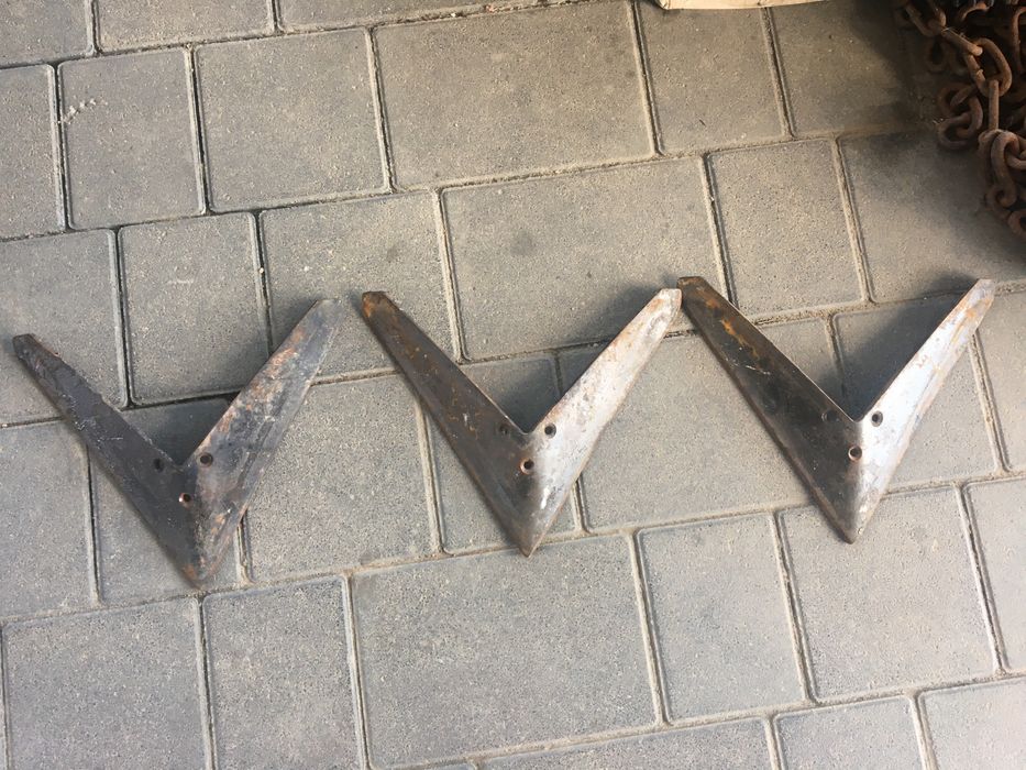 Продам запчастини до різних тракторів 80-90р.