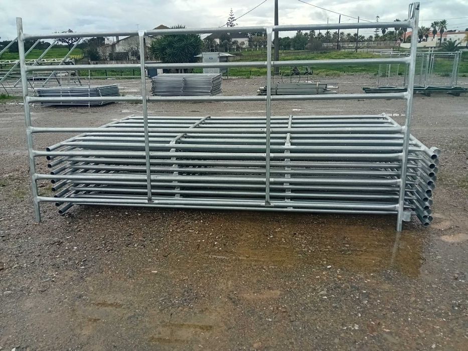 comedouro bebedouro grades cancelas manga vacas ovelhas cavalos porcos