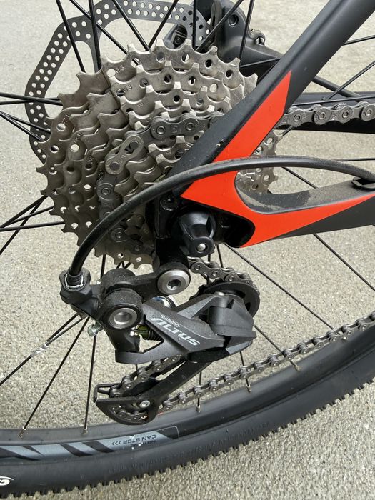 Bicicleta em carbono nova