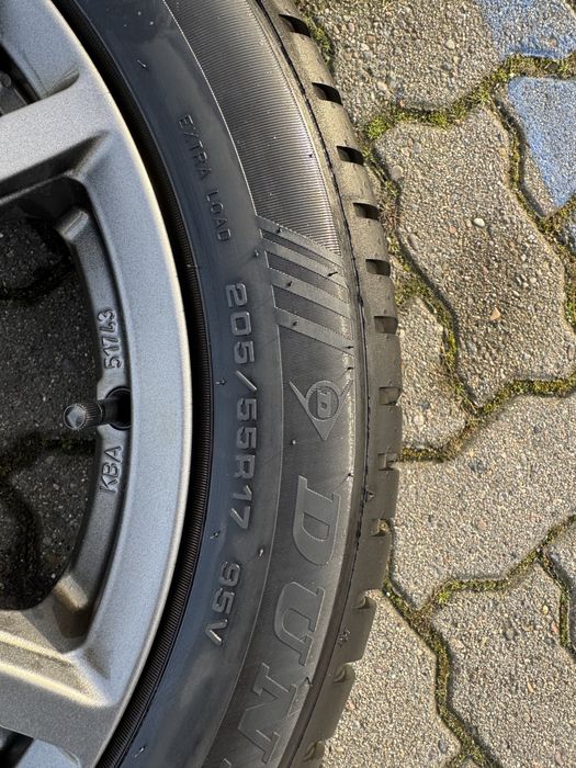 Шини зимові як нові 2025 р Dunlop 205 55 R17 Golf R GTI 7 8 Octavia