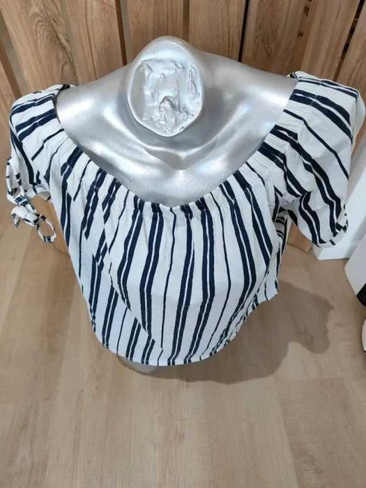 Blusa H&M Listrada Off-Shoulder Tamanho S