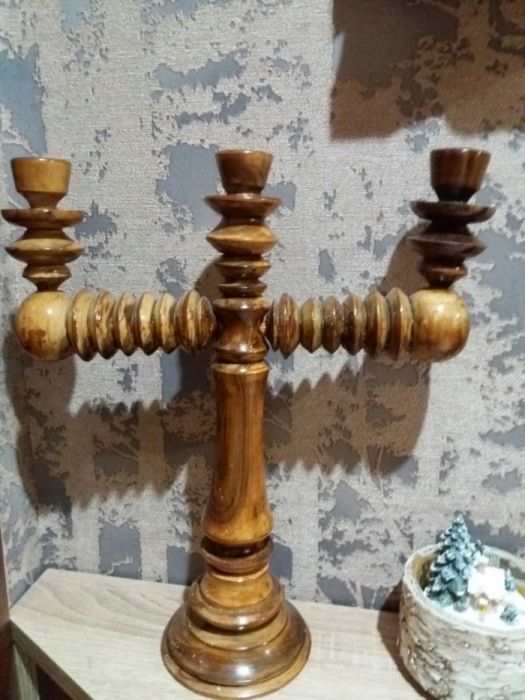Деревянный подсвечник