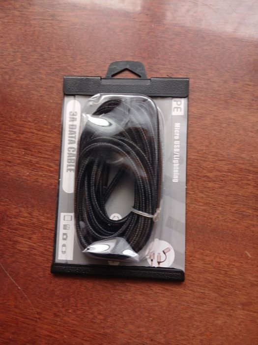 Кабель для зарядки и передачи данных