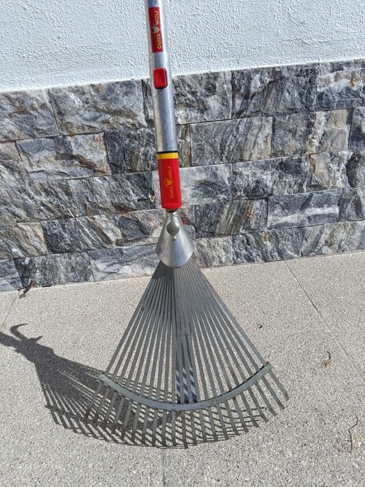 Vassoura Regulável Jardim Outils Wolf (Inclui cabo)
