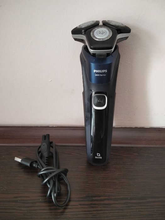 Електробритва Philips