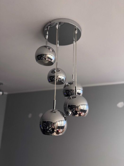 Lampa wisząca, chromowana, kula 5 punktów świetlnych z żarówkami Led