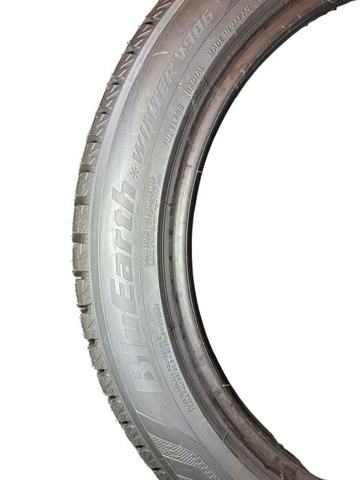 Opony zimowe  Yokohama BlueEarth 235/45R18