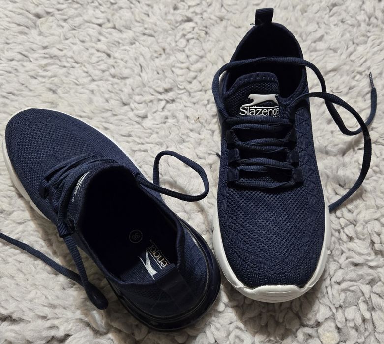 Granatowe buty sportowe roz 36