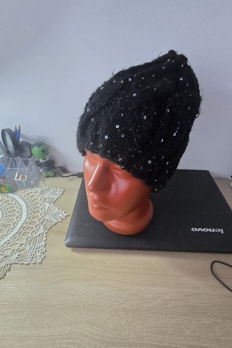 Czapka ręcznie robione  na  drutach