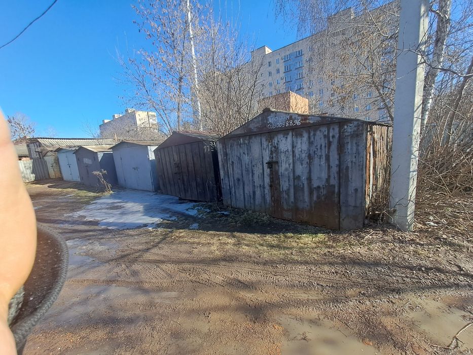 Гараж металевий  біля Конкорда