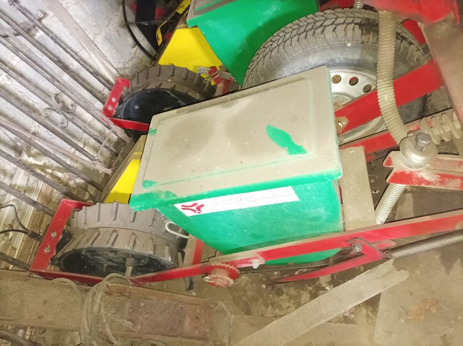 Sprzedam siewnik do kukurydzy