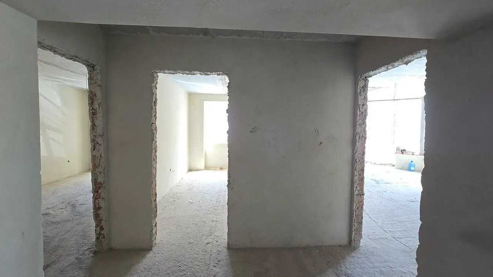 Продам комерційне приміщення 91 м2 721$ m2, здане, прохідне