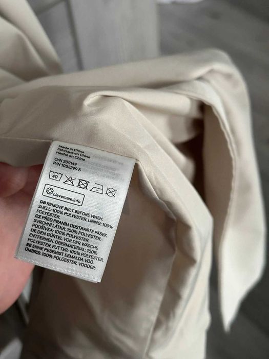 Beżowy trencz H&M