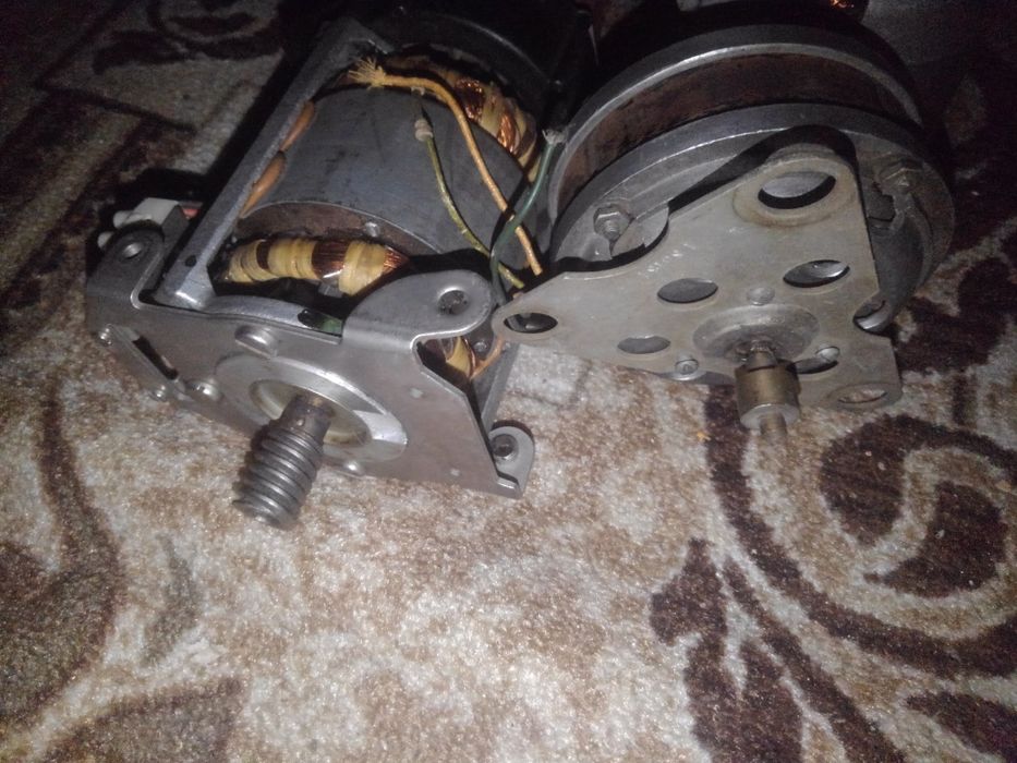 Двигатель кассетно бобинного магнитофона радиолДАГ-1 ЭДГ-2 КД-6-4-УХЛ4